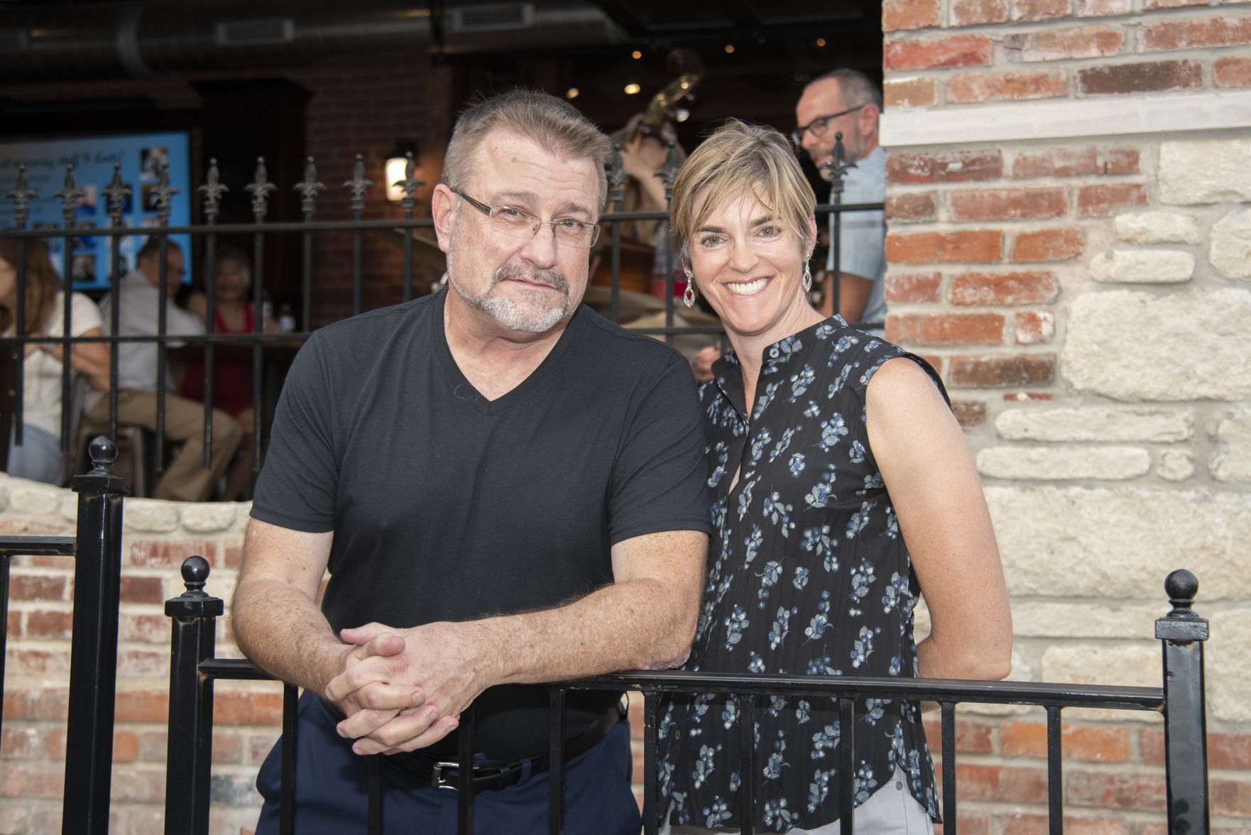 Tom Sudholt, Julie Schuster